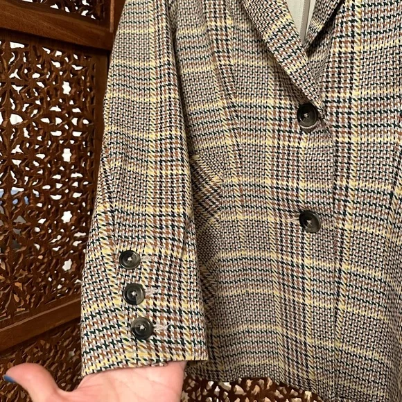 🚺 Cabi tan plaid blazer - Picture 7 of 13